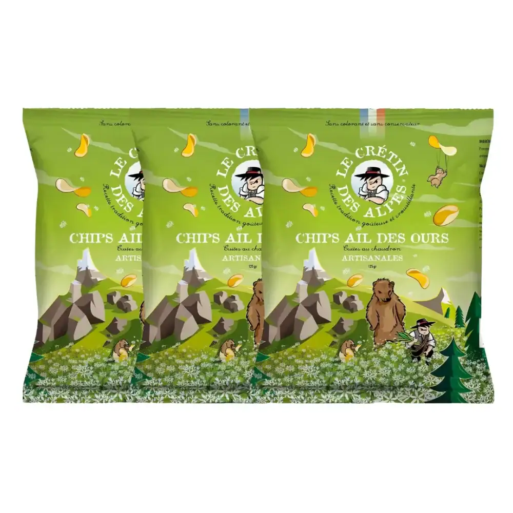 Trois paquets de chips à l'ail des ours du Crétin des Alpes sur fond blanc.