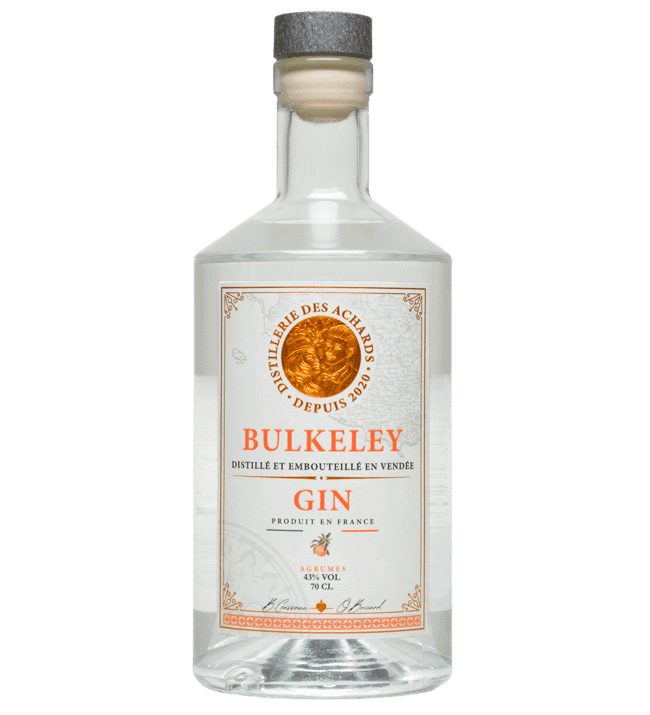 Gin Bulkeley aux Agrumes | Distillerie des Achards | Gin Artisanal Français Photo d'une bouteille de gin Bulkeley aux agrumes de la Distillerie des Achards, un gin artisanal français