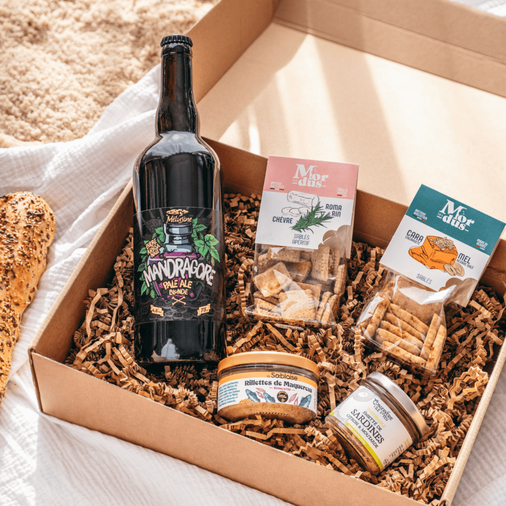 Box apéro des dunes vendéenne : bière artisanale, tartinables locaux maquereaux et sardines, idéale pour un apéritif convivial.