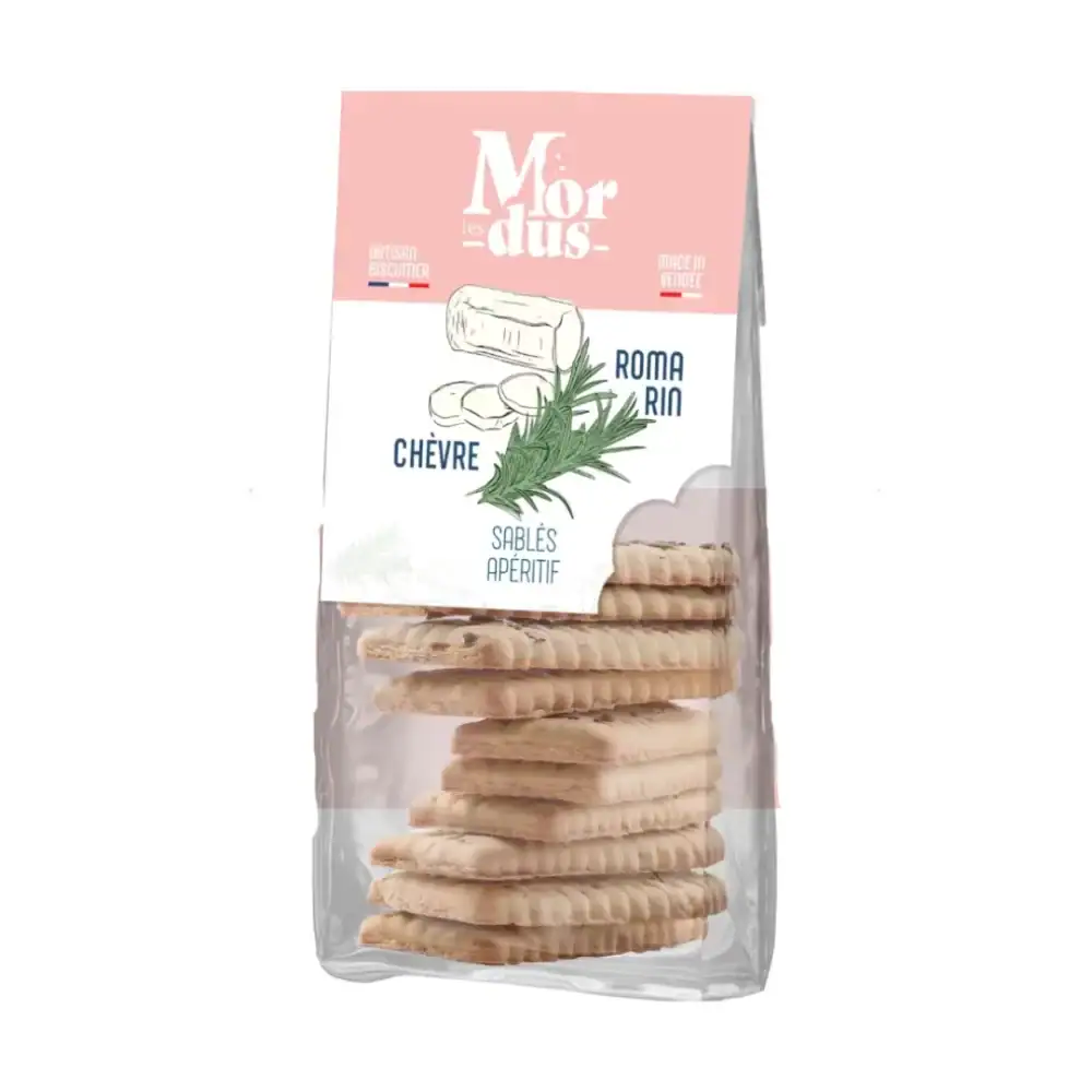 Paquet de biscuits apéritifs chèvre romarin de l'Atelier des Mordus sur un fond blanc.