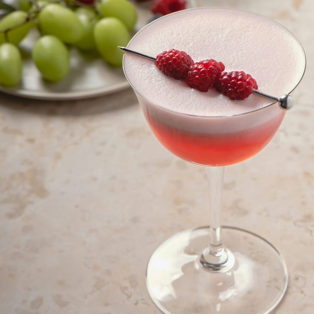 Cocktail artisanal préparé lors d'un atelier mixologie à Annecy